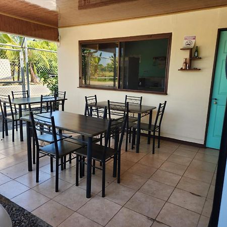Cabinas Playa Bandera Bed and Breakfast Parrita Exterior foto