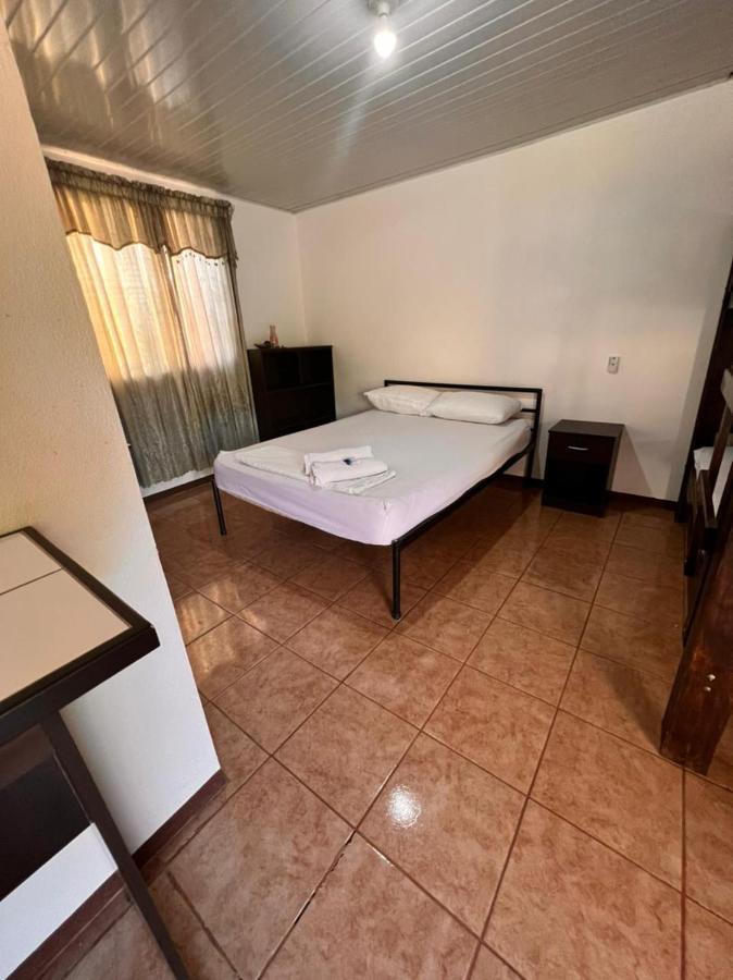 Cabinas Playa Bandera Bed and Breakfast Parrita Exterior foto