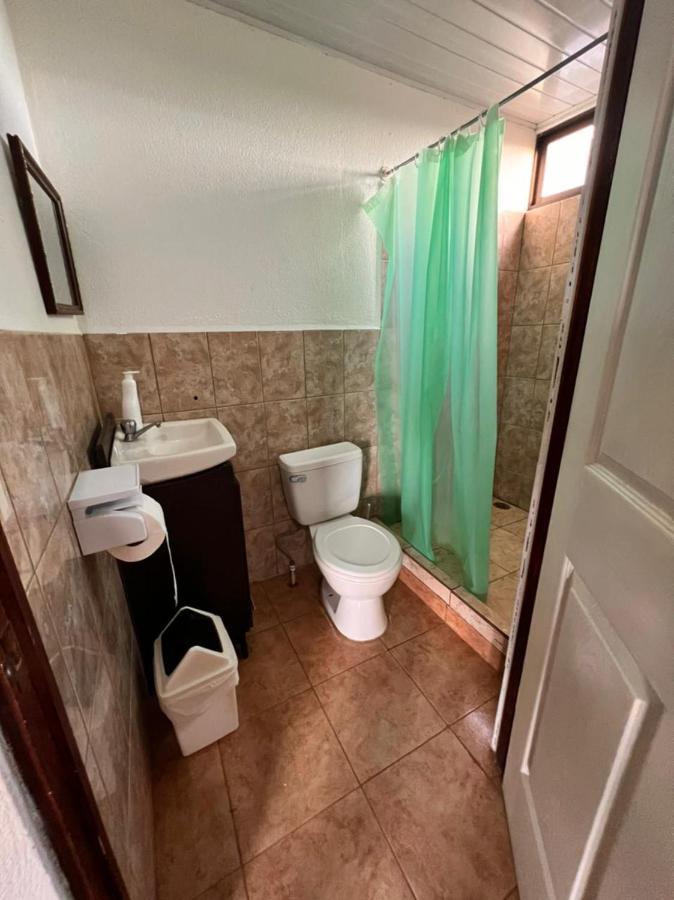 Cabinas Playa Bandera Bed and Breakfast Parrita Exterior foto