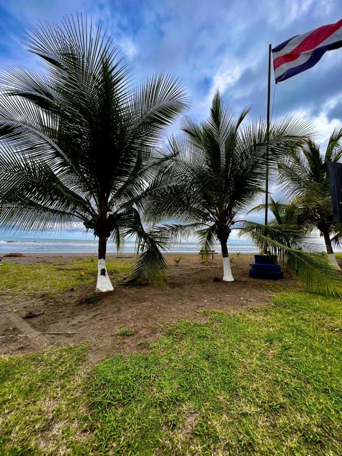 Cabinas Playa Bandera Bed and Breakfast Parrita Exterior foto