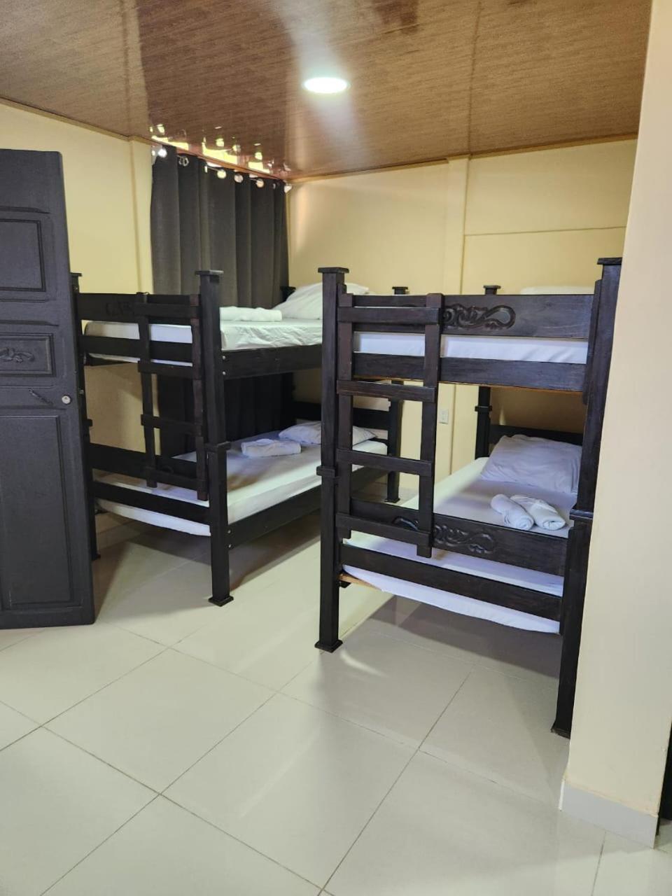 Cabinas Playa Bandera Bed and Breakfast Parrita Exterior foto