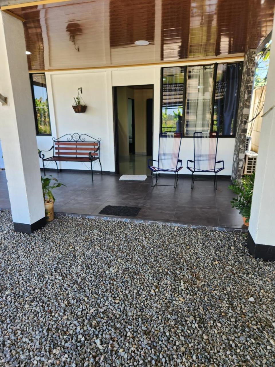 Cabinas Playa Bandera Bed and Breakfast Parrita Exterior foto