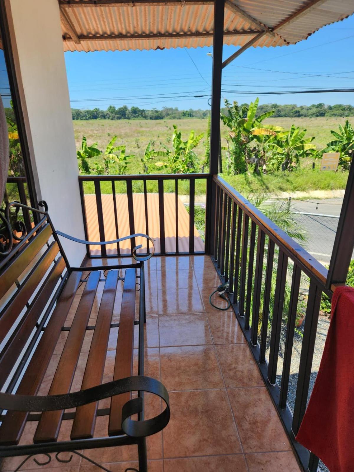 Cabinas Playa Bandera Bed and Breakfast Parrita Exterior foto